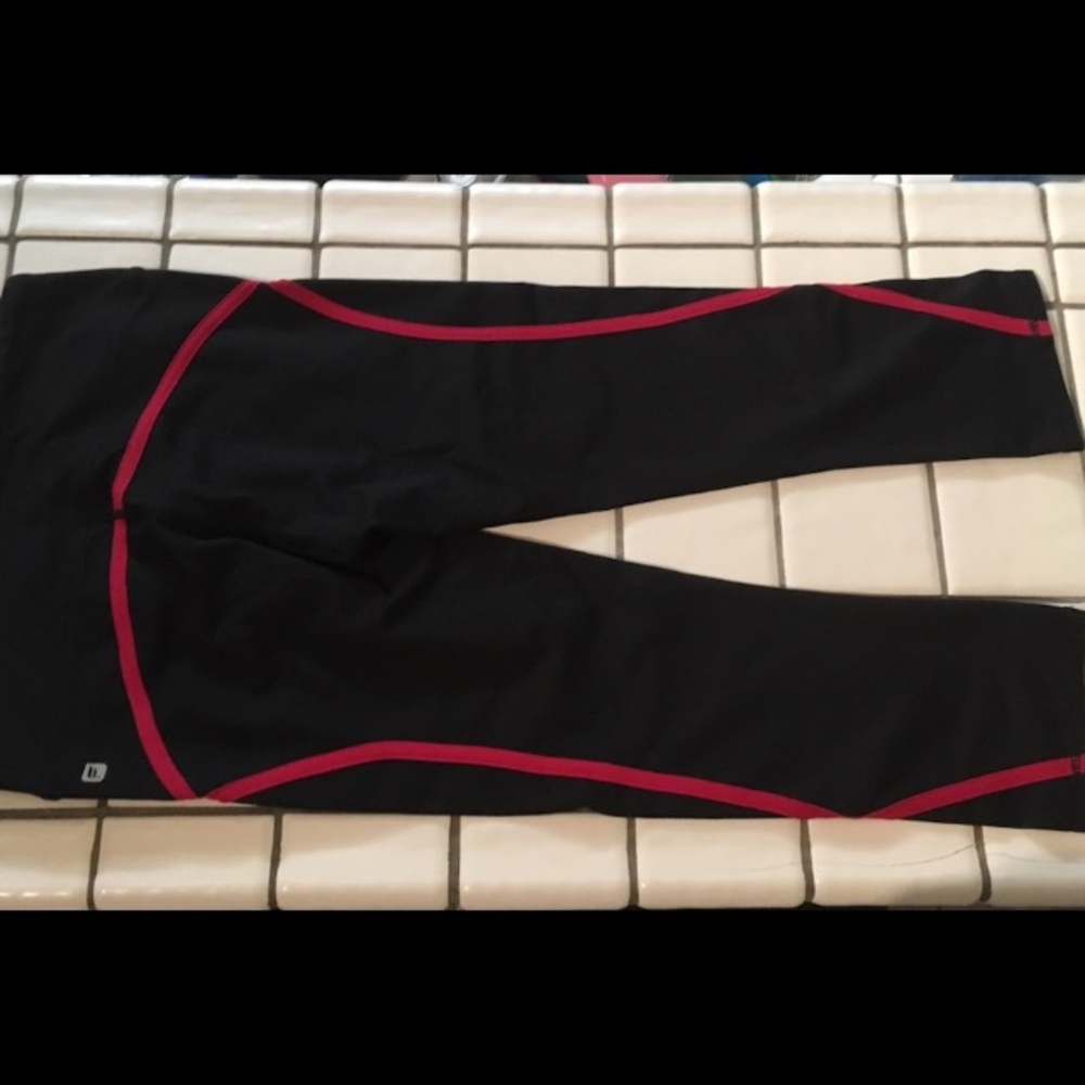 Fabletics Crop Pants Size XS